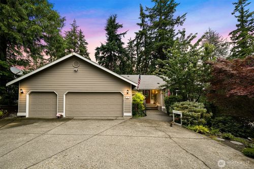 2 Longshore Ln, Bellingham, WA, 98229-7923 | Card Image