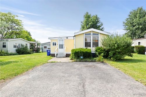 44 Del Ct W, Lockport, NY, 14094-8921 | Card Image