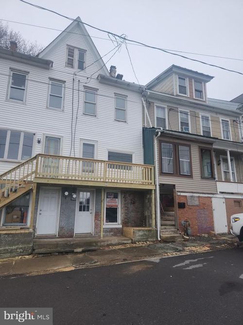 606-604 W Mulberry St, SHAMOKIN, PA, 17872-6628 | Card Image