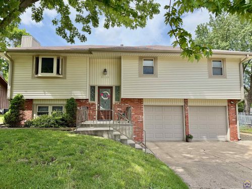 3125 Se Eveningtide Way, Topeka, KS, 66605-2259 | Card Image