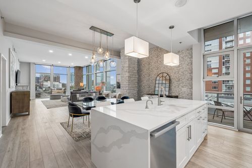 unit-701-700 12th Ave S, Nashville, TN, 37203-3371 | Card Image