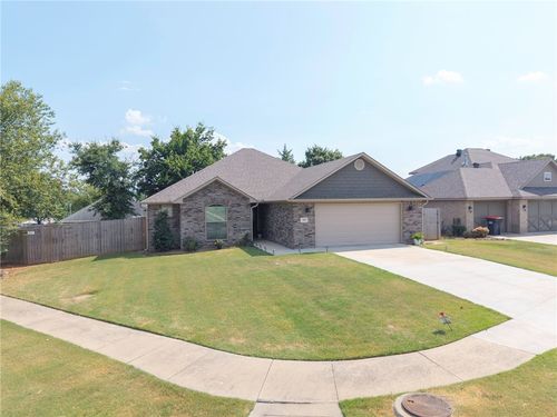 305 Boulder Dr, Van Buren, AR, 72956-6670 | Card Image