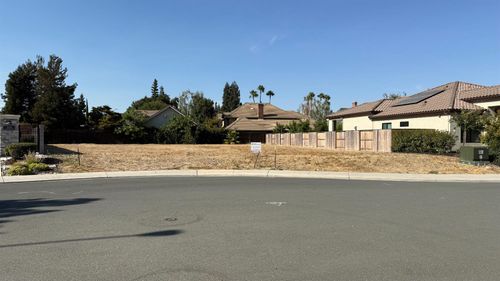 2425 Interlaken Ct, Lodi, CA, 95242-9196 | Card Image