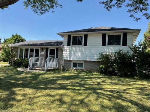 4 Purnell Dr, Hamilton, ON, L9C4X9 | Card Image
