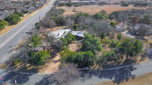 142 Royal Oaks Rd, Kerrville, TX, 78028-6239 | Card Image