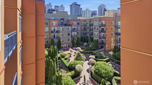 702-2414 1st Ave, Seattle, WA, 98121-1329 | Card Image