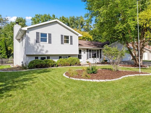 2760 Sunray Lane, Howard, WI, 54313 | Card Image
