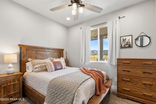 24-Bedroom | Image 24