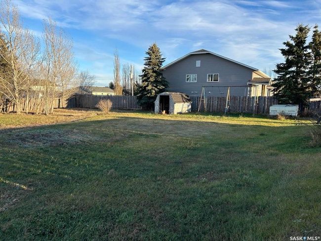 502 Busteed St, House other with 6 bedrooms, 4 bathrooms and 6 parking in Kerrobert SK | Image 4
