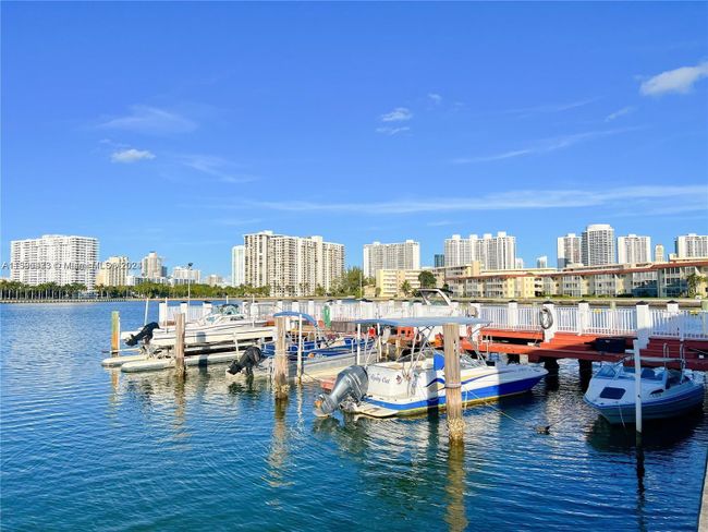 R209 - 3010 Marcos Dr, Condo with 1 bedrooms, 1 bathrooms and null parking in Aventura FL | Image 29