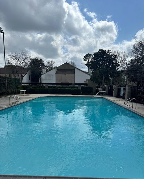 30-10047 Westpark Dr, Houston, TX, 77042-5917 | Card Image