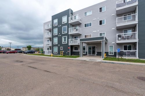 303b-5101 18th Street, Lloydminster, AB, T9V2G7 | Card Image