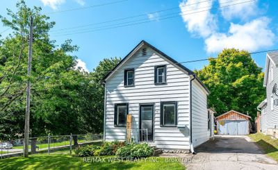 63 King St S, House other with 2 bedrooms, 1 bathrooms and 5 parking in Brock ON | Image 1