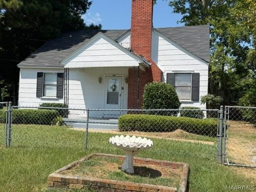 1005 Memorial Ave, Selma, AL, 36701-4125 | Card Image