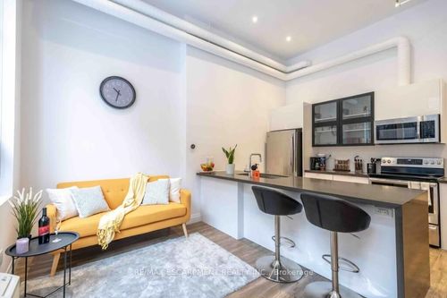 328-220 Dundurn Street S, Hamilton, ON, L8P4K7 | Card Image