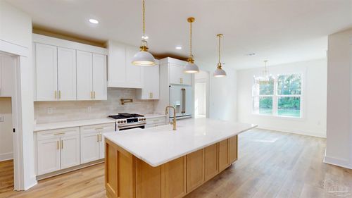 5579 N Shore Way, Pensacola, FL, 32507-9702 | Card Image