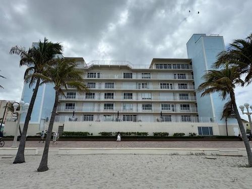 401-300 Oregon St, Hollywood, FL, 33019-2037 | Card Image