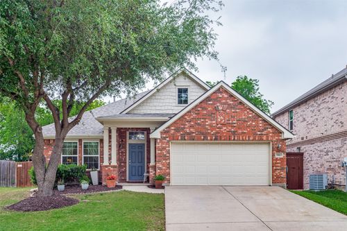 3901 Denridge Ln, Roanoke, TX, 76262-3322 | Card Image