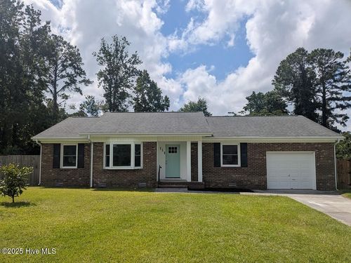 111 Ronny Ct, Jacksonville, NC, 28546-7115 | Card Image