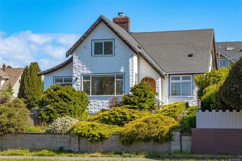 690 Dallas Rd, Victoria, BC, V8V1B7 | Card Image