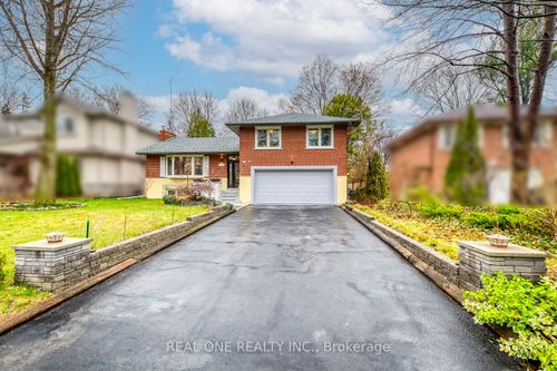 3537 Enniskillen Cir, Mississauga, ON, L5C2M9 | Card Image
