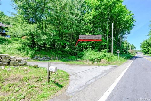129 Tomahawk St, Yorktown Heights, NY, 10598-6312 | Card Image