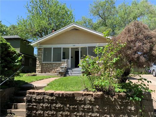 618 S Hardy Ave, Independence, MO, 64053-1827 | Card Image