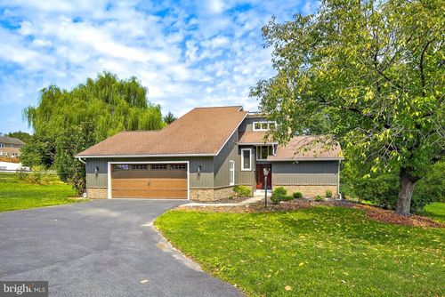 749 Village Rd, LANCASTER, PA, 17602-1600 | Card Image