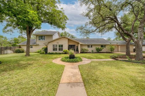 506 Nixon St, Lockhart, TX, 78644-3328 | Card Image