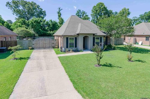 39112 Driftwood Lake Dr, Gonzales, LA, 70737-6582 | Card Image