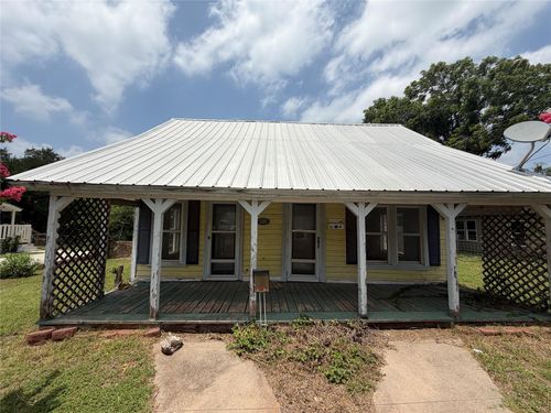 509 Saunders St, Gatesville, TX, 76528-1321 | Card Image