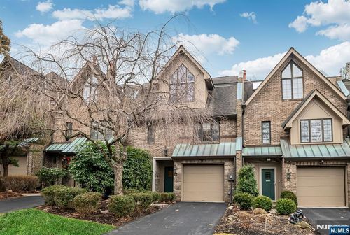 38 Sherwood Downs, Park Ridge, NJ, 07656-2604 | Card Image