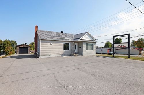 2002 Carp Rd, Carp, ON, K0A1L0 | Card Image