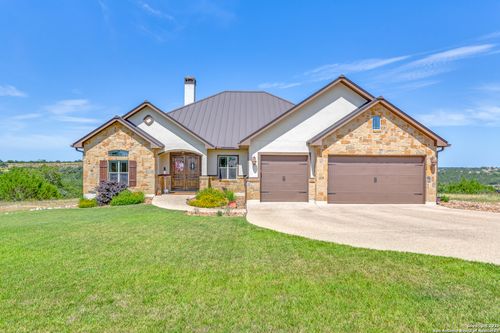 140 Paradise Pt, Boerne, TX, 78006-9437 | Card Image