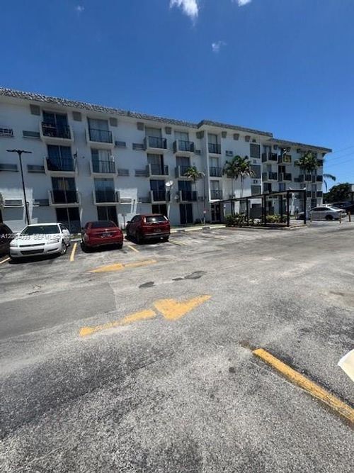 205-16450 Nw 2nd Ave, Miami, FL, 33169-6015 | Card Image