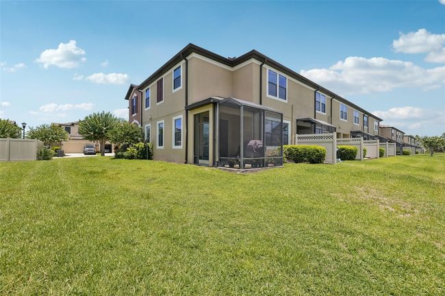 11617 Crowned Sparrow Ln, Townhouse with 3 bedrooms, 3 bathrooms and null parking in TAMPA FL | Image 17