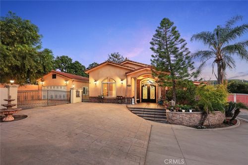10610 Oak Tree Way, Sunland, CA, 91040-2832 | Card Image