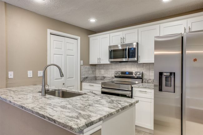 APT-8207 - 12660 Hillcrest Rd, Condo with 2 bedrooms, 2 bathrooms and null parking in Dallas TX | Image 7