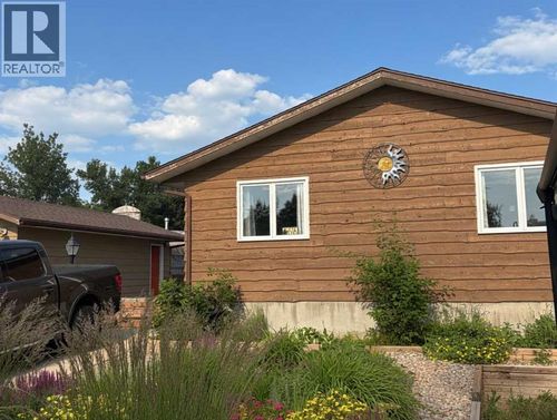 66 Pheasant Road N, Lethbridge, AB, T1H4X4 | Card Image