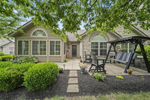 217 Stonegate Loop, Pataskala, OH, 43062-7111 | Card Image