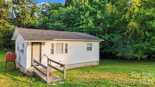 56 Jackson Ln, Stony Point, NC, 28678-8924 | Card Image