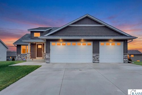 310 Falcon Run, Eagle Lake, MN, 56024-7515 | Card Image