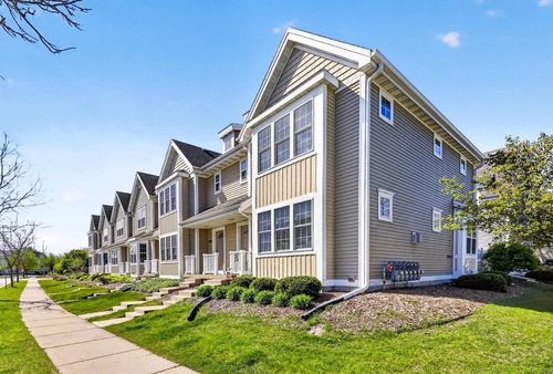 3742-3742 Mammoth Trl, Madison, WI, 53719-4092 | Card Image