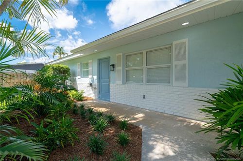 1030 Se Dolphin Dr, Stuart, FL, 34996-5823 | Card Image