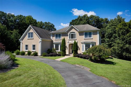 28 Heritage Ct, Tuxedo Park, NY, 10987-4768 | Card Image