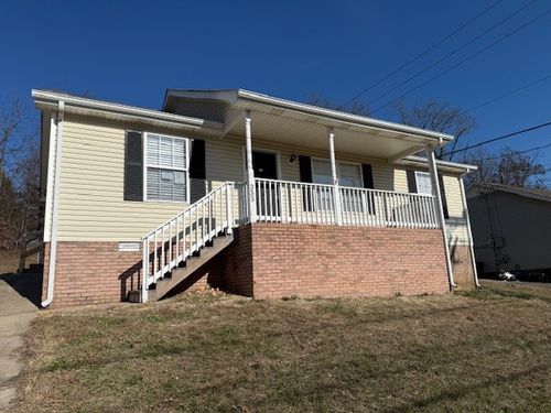 353 Donna Dr, Clarksville, TN, 37042-3891 | Card Image