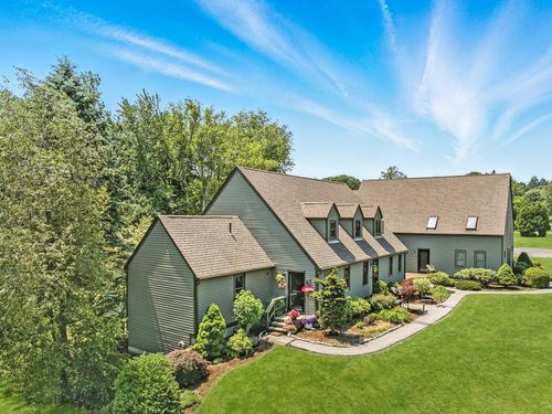 48-48 Montrose Dr, Stratham, NH, 03885-2460 | Card Image