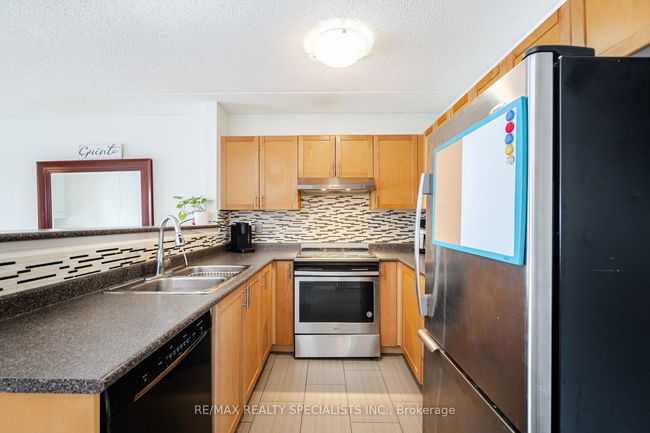 303 - 2035 Appleby Line, Condo with 2 bedrooms, 1 bathrooms and null parking in Burlington ON | Image 4