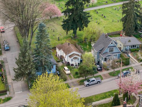 340 Alberta St, New Westminster, BC, V3L3J5 | Card Image