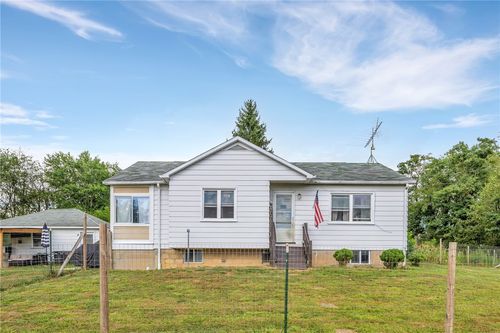 5475 Newport Rd, Clarksburg, PA, 15725-8617 | Card Image